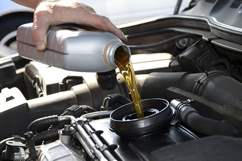 Las ventas de lubricantes para autos en estaciones de servicio caen 20 por ciento en cuatro años