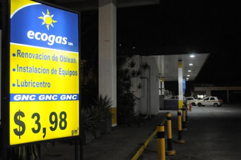 El oficialismo quiere un precio uniforme para el GNC en todo el país