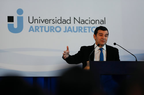 Galuccio: “La industria necesita ingenieros para alcanzar el autoabastecimiento energético”