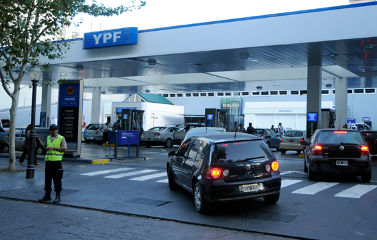 YPF profundiza su liderazgo en ventas de combustibles en  estaciones de servicio