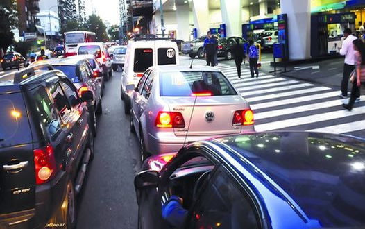 El sube y baja de las ventas de combustibles: crece YPF y caen las demás