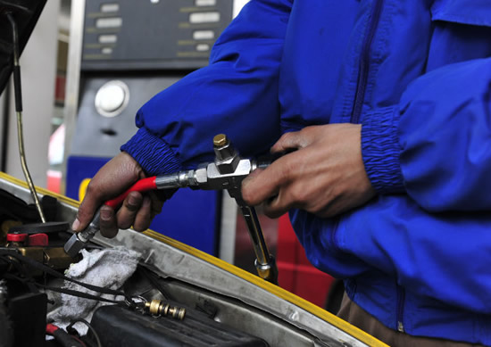 Indemnizan a empleado por lesiones provocadas por el expendio de combustibles