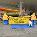 Protestas en estaciones de servicio del país para reclamar a LEGO que rompa su acuerdo con Shell