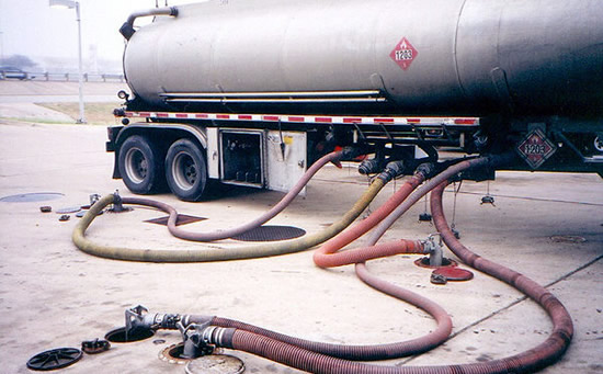 Expendedores bonaerenses solicitan a la Secretaría de Energía refuerzos de combustible