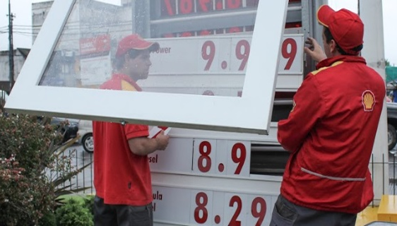 Alerta para las estaciones de servicio: en junio cayó hasta la venta de nafta súper