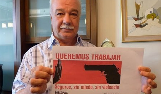 Empleados festejan su día mientras analizan reabrir la discusión paritaria