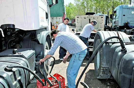 La demanda de gasoil en las estaciones de servicio lleva nueve meses sin levantar cabeza