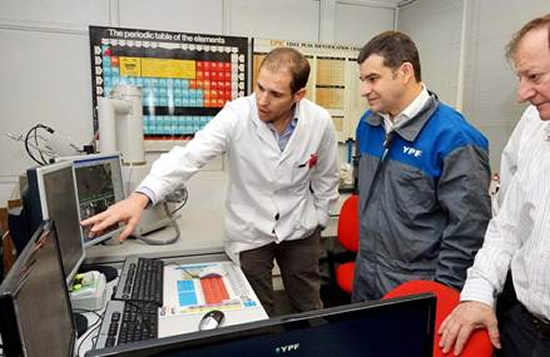 El CEO de YPF Miguel Galuccio visitó las instalaciones de Y-TEC