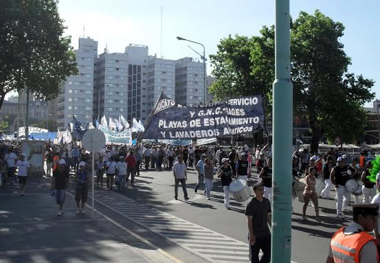 Empleados de estaciones proponen una marcha al congreso para reclamar mejoras