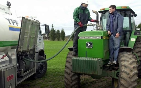 Trabajadores dispuestos a discutir sobre la participación de petroleras en el mercado minorista