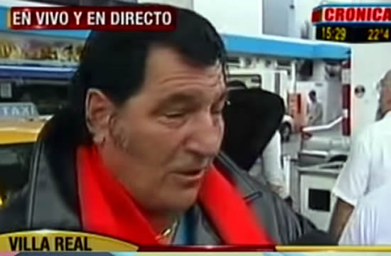 “Sandro”, el playero de una estación de GNC que hace furor en las redes