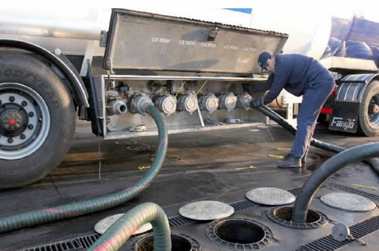 AFIP acentúa la presión sobre las estaciones de servicio para detectar combustibles exentos