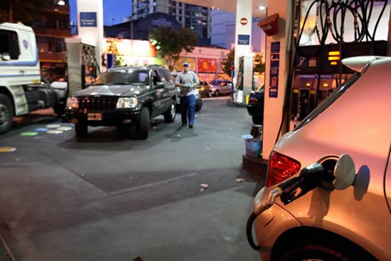 Vaticinan mayor retracción en el consumo a partir de la suba impositiva en los combustibles