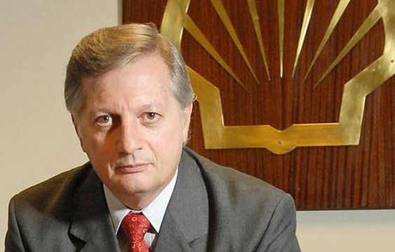 Opinión: “La caída de precios internacionales beneficia a nuestro país”