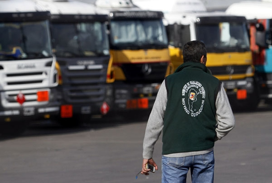 Abastecimiento complicado: Después del paro petrolero, ahora es el turno de los choferes de camiones