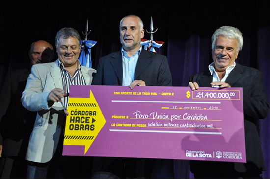 ¿Cuanto representa la tasa vial en los ingresos de las estaciones de servicio?