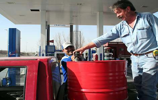 Dos postales graficaron a las estaciones de servicio de Entre Ríos el fin de semana