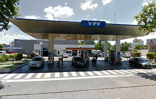 Aun con precios semejantes a la competencia YPF sigue acumulando participación de mercado