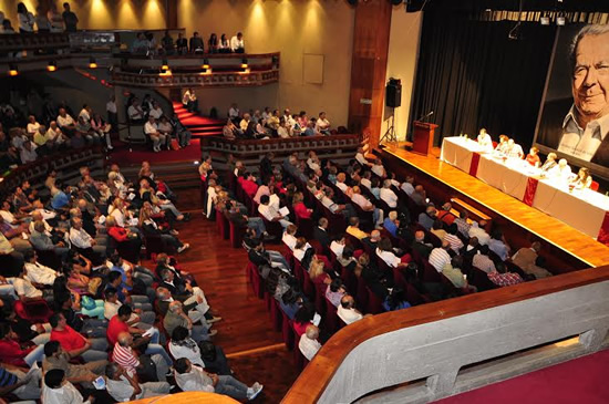 Trabajadores petroleros de estaciones de servicio festejan su día con importantes anuncios