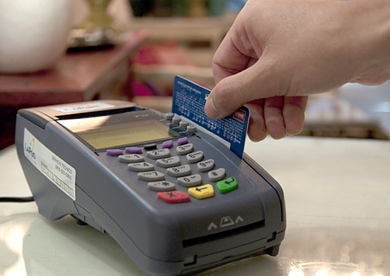 AFIP multará a estaciones de servicio que no cuenten con POSNET