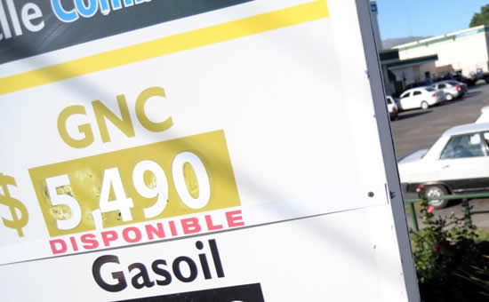 El Gobierno incrementó el costo del GNC a pesar de la baja del precio de las naftas