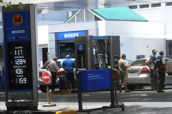 La mayoría de las estaciones de servicio ya exhiben los nuevos precios