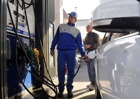 Estaciones de servicio en alerta por la reducción de las comisiones