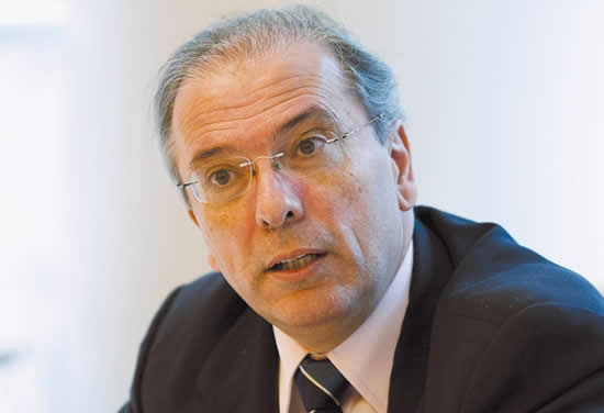 Especialistas descartan nuevas rebajas de los precios de los combustibles al público