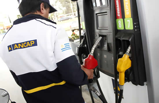 Pese a la baja de los precios de los combustibles, Argentina se mantiene entre los tres países más caros de la región