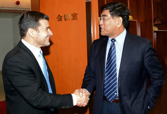 YPF y Sinopec  acordaron desarrollar nuevos proyectos de petróleo y gas en el país