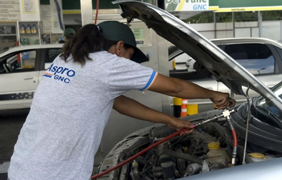 Estaciones de servicio inician acciones legales contra un tributo sobre el GNC