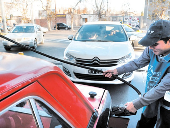 Por primera vez en 11 años cayeron las ventas anuales de naftas