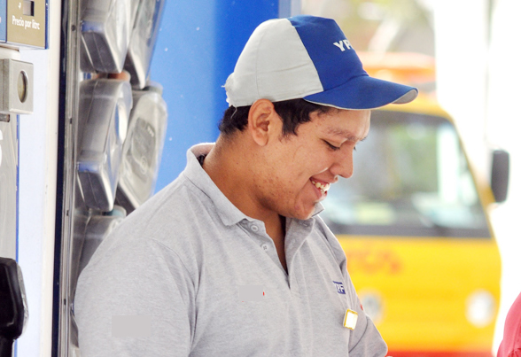 Crece la demanda de empleados para estaciones de servicio