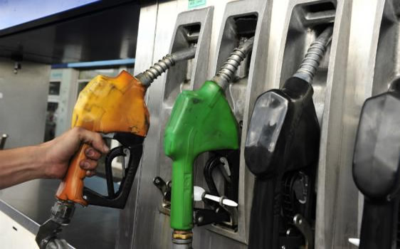 Defensa del Consumidor debió intervenir tras una queja masiva de automovilistas que denunciaron le cargaron gasoil en lugar de nafta