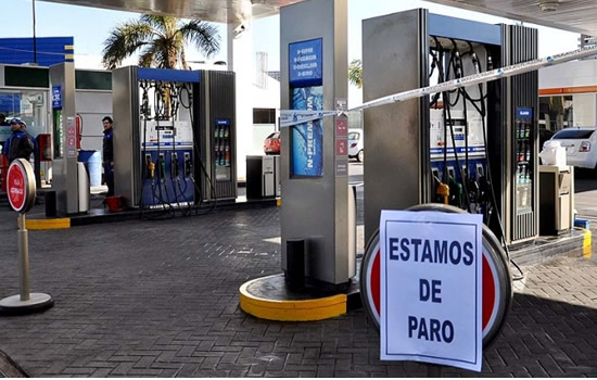 Estaciones de servicio de todo el país se pliegan al paro a excepción de Córdoba y Santa Fe