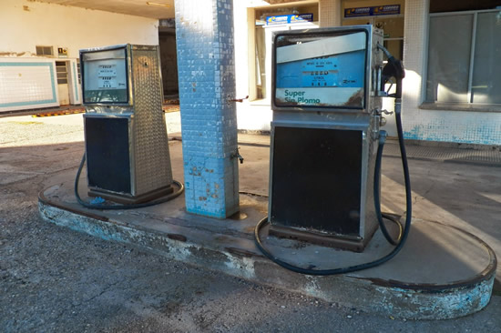 Vuelta al pasado: para ofrecer una alternativa económica, estaciones deberán comercializar naftas sin aditivos