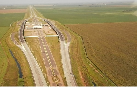 Con la presencia virtual de Cristina, YPF inaugura la estación de servicio más grande del país