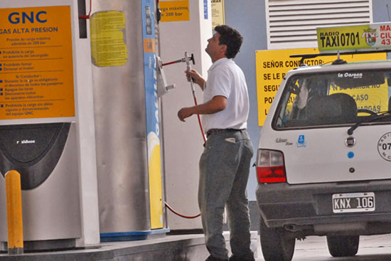 Reasignan volúmenes de GNC para estaciones de servicio