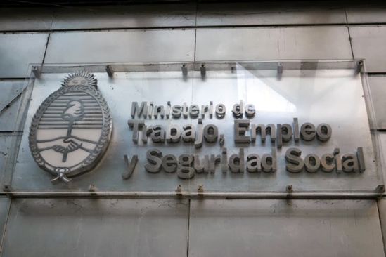 Empleados hicieron una presentación legal para reclamar la nulidad del dictamen que revocó el aumento salarial