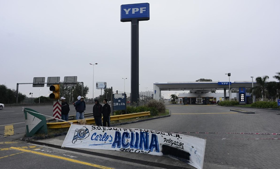 Empleados de estaciones de servicio descartan medidas de fuerza en reclamo de salarios