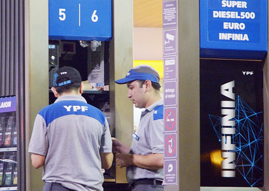 Los preparativos de las estaciones para la era de los combustibles Premium