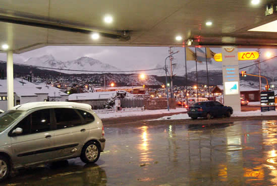 Estaciones de servicio de acuerdo con rebajar los precios en el sur del país