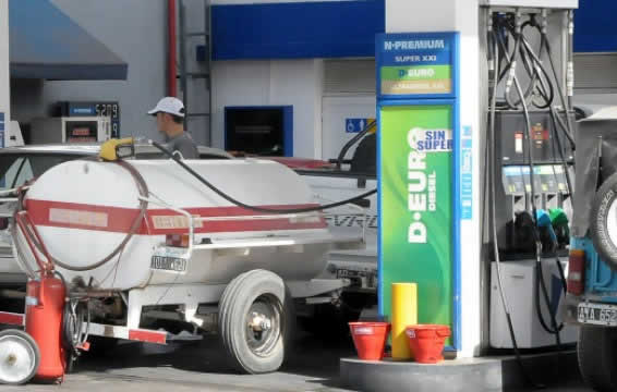 Estaciones de servicio esperan mejorar ventas de gasoil por cosecha del agro