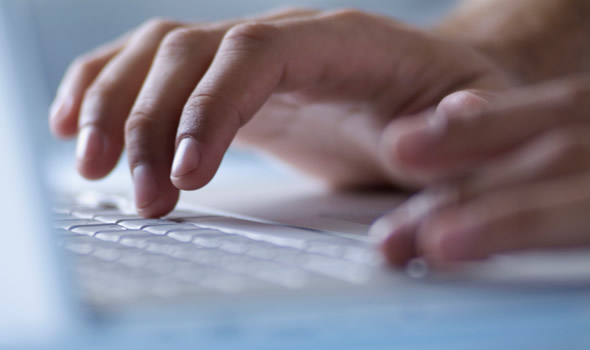 ¿Es justificado el despido por mandar mails injuriando a los superiores?