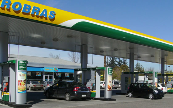 Petrobras en el día a día: precios competitivos y renovación de las instalaciones