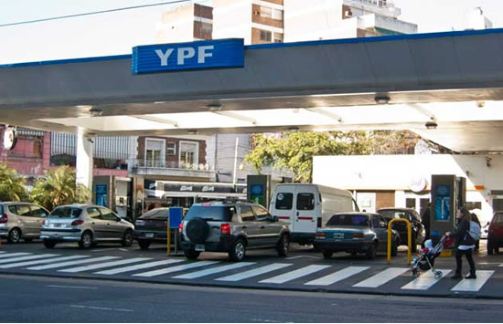 Estaciones de servicio valoran mejoras comerciales implementadas por YPF
