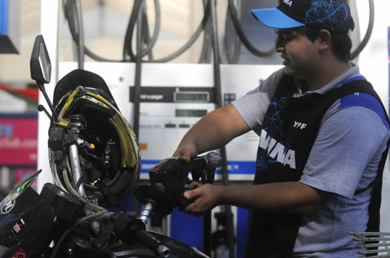 YPF aumentó su participación en el mercado de la nafta Premium