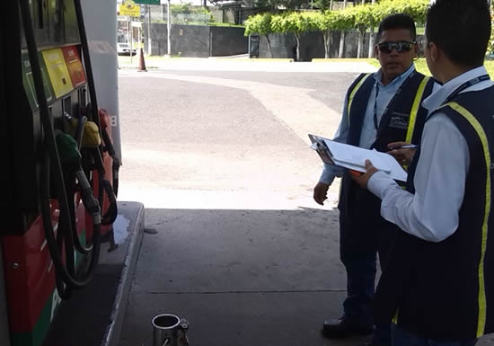 Colegio de Ingenieros de San Luis carga contra las estaciones de servicio por contratar personal no matriculado