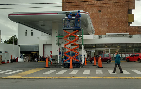 Presentan un Proyecto de Ley para promover la apertura de estaciones de servicio