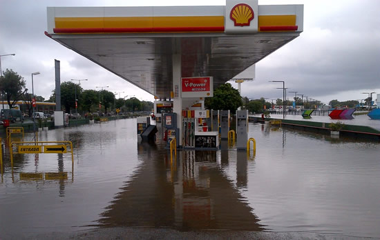 Banco Nación concede créditos a tasa subsidiada para estaciones dañadas por las inundaciones